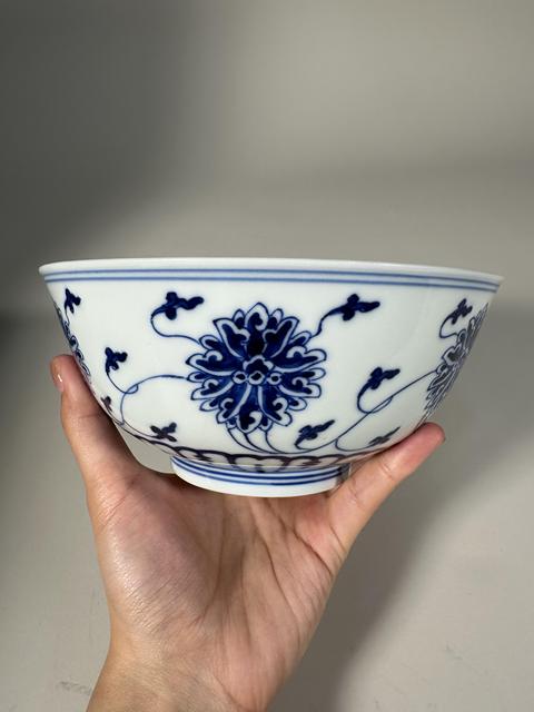 古玩陶瓷花卉紋青花碗真品鑒賞圖