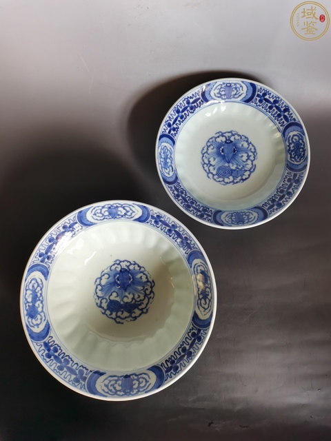 古玩陶瓷民國青花折沿蓋碗真品鑒賞圖