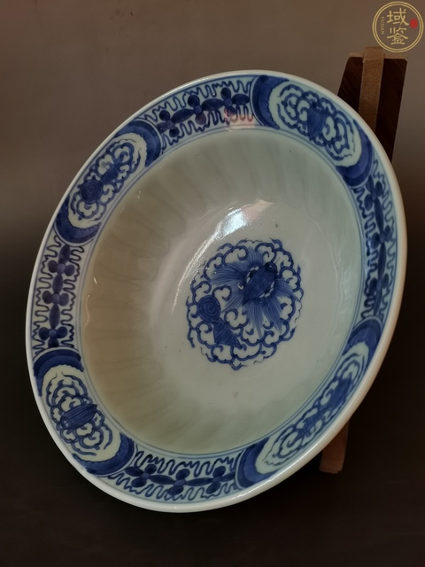 古玩陶瓷民國青花折沿蓋碗真品鑒賞圖