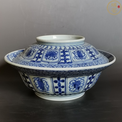 古玩陶瓷民國青花折沿蓋碗真品鑒賞圖