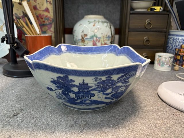 古玩陶瓷青花通景花口碗真品鑒賞圖