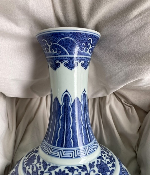 古玩陶瓷青花瓶真品鑒賞圖