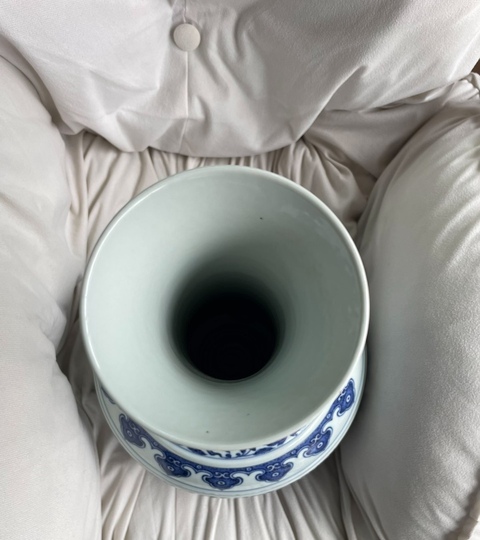 古玩陶瓷青花瓶真品鑒賞圖