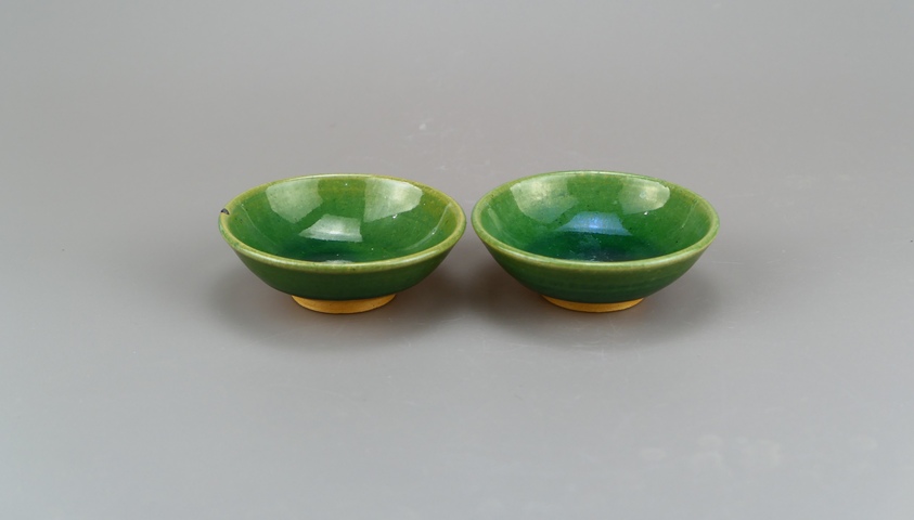古玩陶瓷綠釉杯真品鑒賞圖