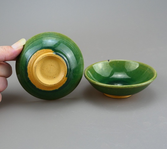 古玩陶瓷綠釉杯真品鑒賞圖