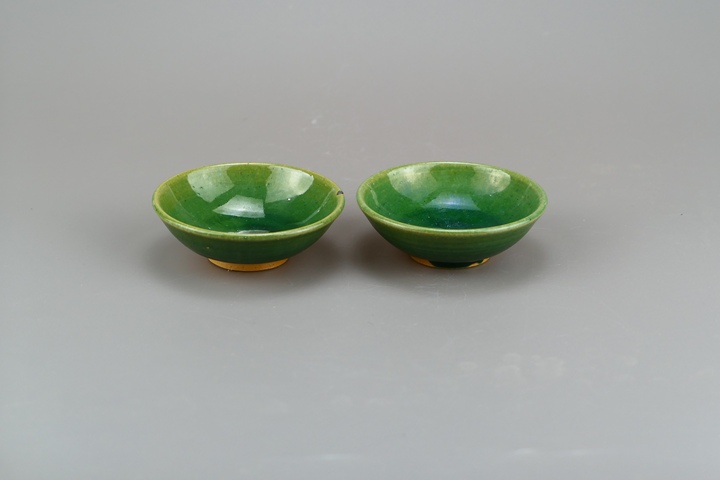 古玩陶瓷綠釉杯真品鑒賞圖