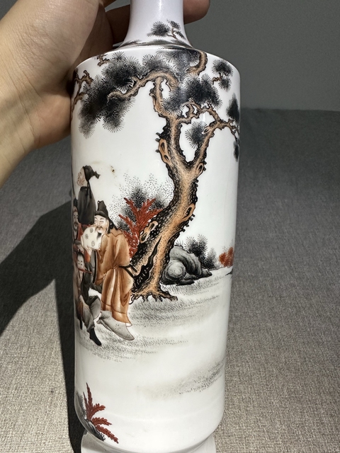 古玩陶瓷粉彩人物瓶真品鑒賞圖