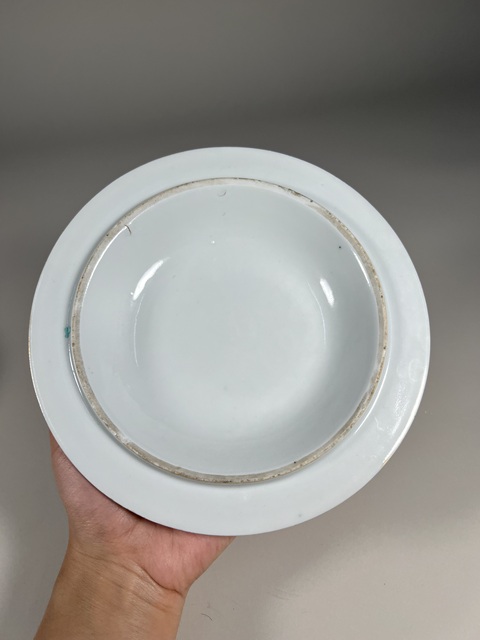 古玩陶瓷人物紋粉彩蓋缽真品鑒賞圖