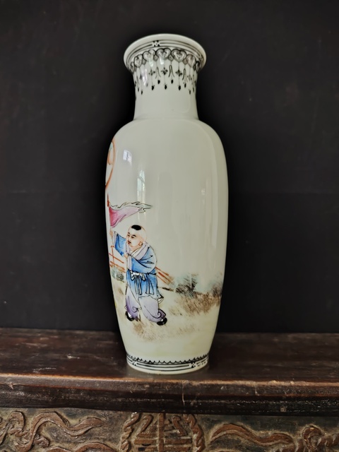 古玩陶瓷粉彩教子圖人物紋瓶真品鑒賞圖