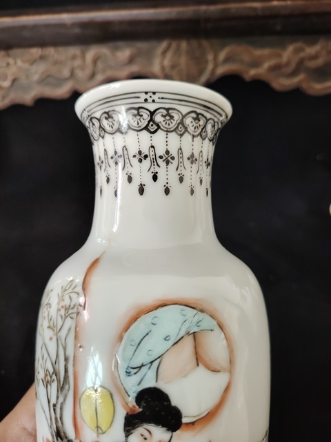 古玩陶瓷粉彩教子圖人物紋瓶真品鑒賞圖