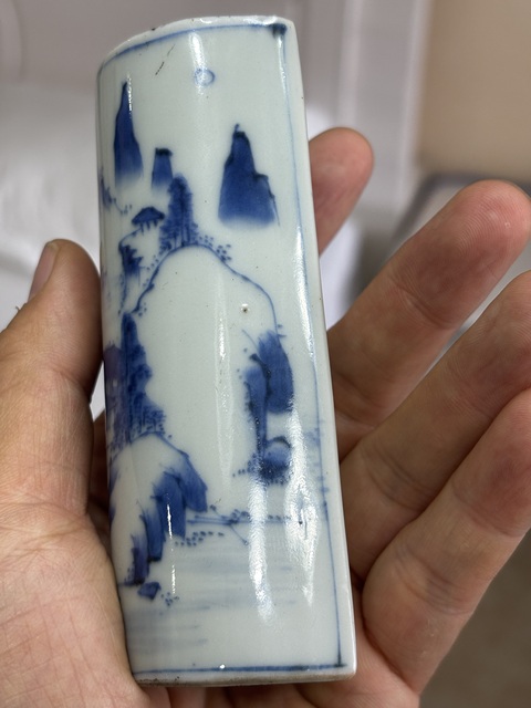 古玩陶瓷青花山水壁瓶真品鑒賞圖