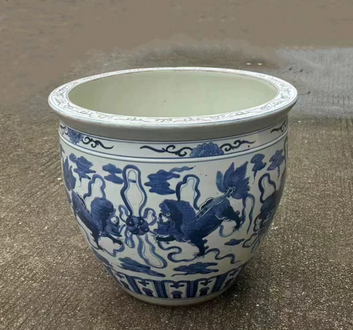 古玩陶瓷青花云獅紋案缸真品鑒賞圖