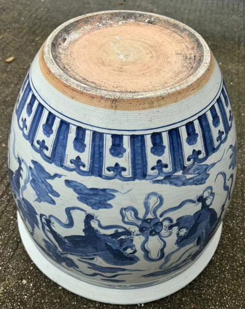 古玩陶瓷青花云獅紋案缸真品鑒賞圖