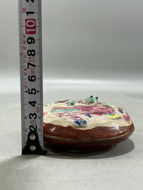 古玩陶瓷龍鳳紋蓋盒真品鑒賞圖