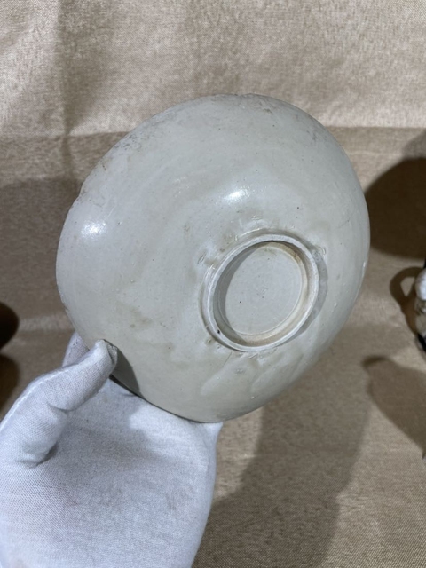 古玩陶瓷定窯刻萱草紋碗真品鑒賞圖