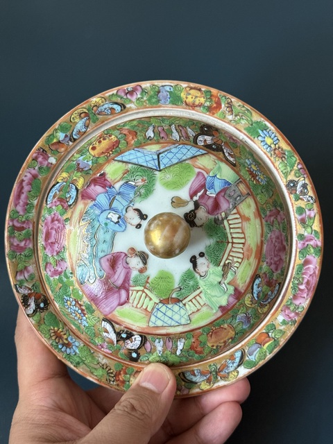 古玩陶瓷人物紋廣彩蓋杯真品鑒賞圖