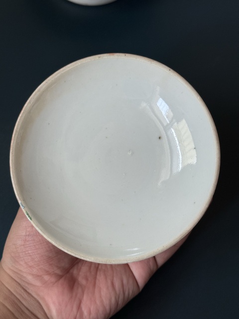 古玩陶瓷人物紋廣彩蓋杯真品鑒賞圖