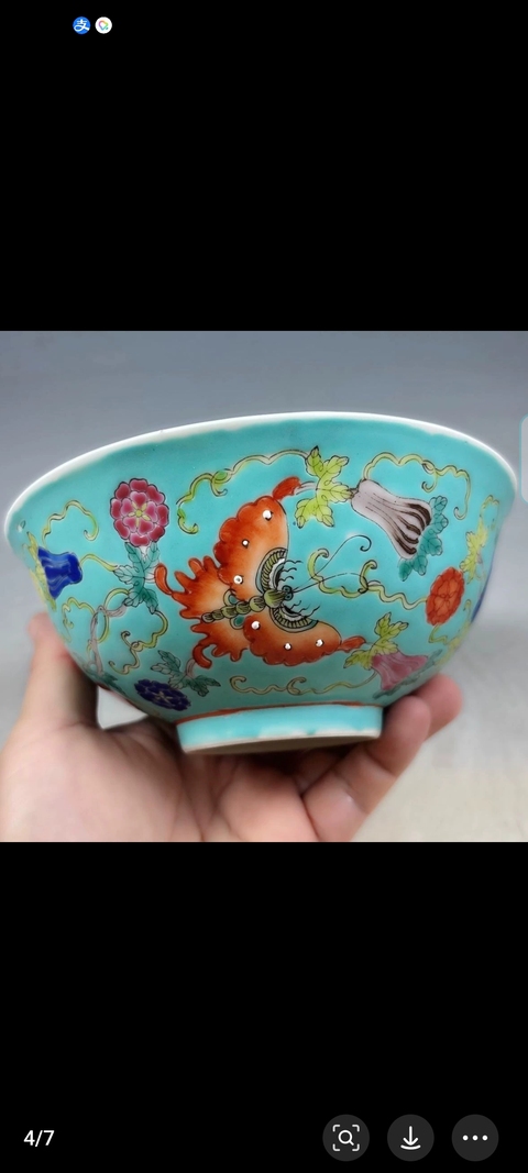 古玩陶瓷松石綠地粉彩蝴蝶花卉紋碗真品鑒賞圖