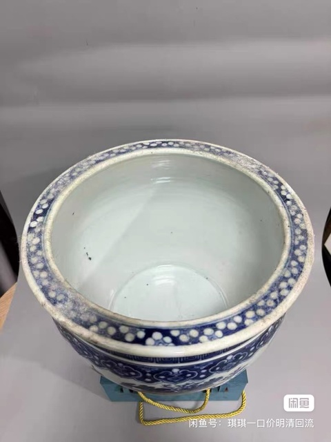 古玩陶瓷山水紋青花缸真品鑒賞圖