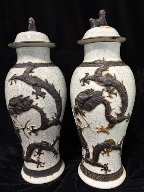 古玩陶瓷哥釉地鐵銹釉龍紋雞腿蓋瓶真品鑒賞圖