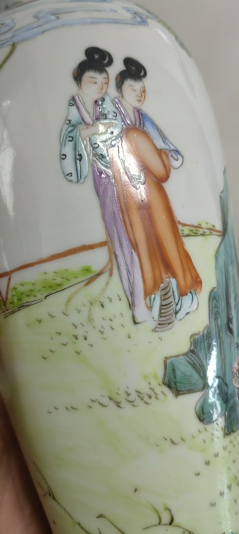 古玩陶瓷人物紋粉彩雞腿蓋瓶真品鑒賞圖