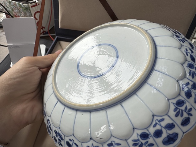 古玩陶瓷青花花卉紋花口盤真品鑒賞圖