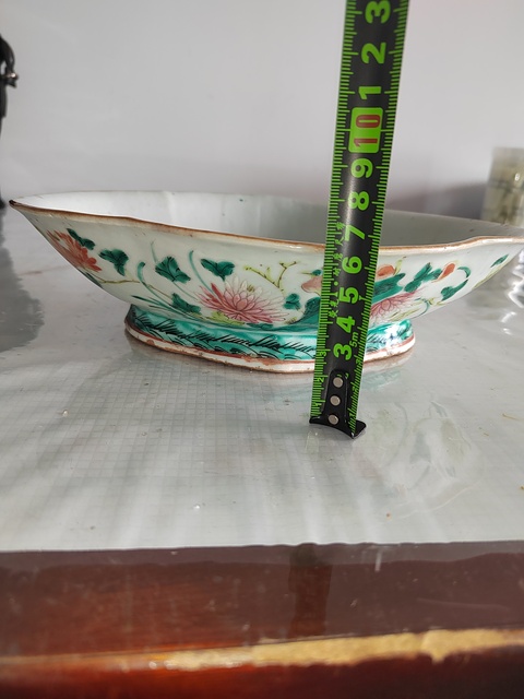 古玩陶瓷花鳥紋粉彩海棠型貢盤真品鑒賞圖