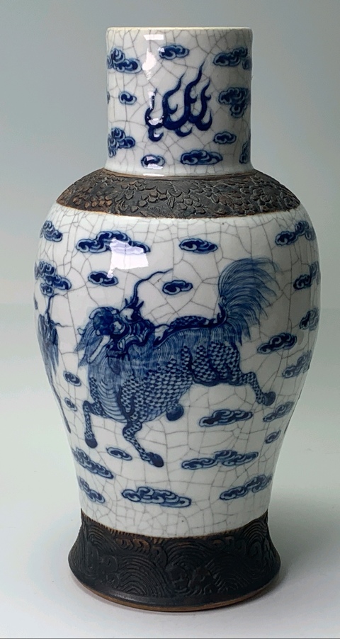 古玩陶瓷清代哥釉青花麒麟紋蓋罐真品鑒賞圖