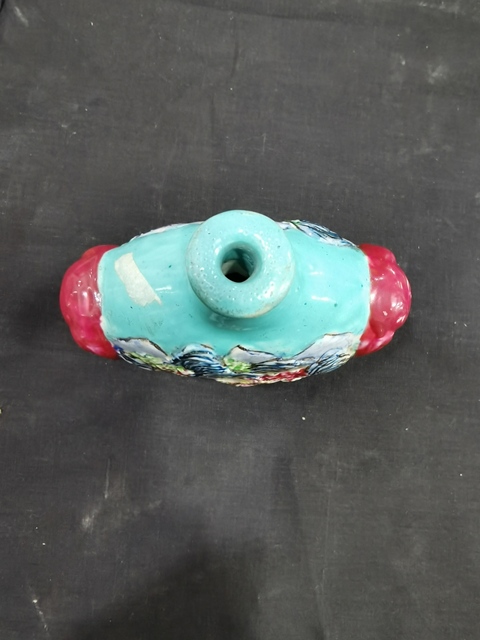 古玩陶瓷粉彩雕瓷鼻煙壺真品鑒賞圖