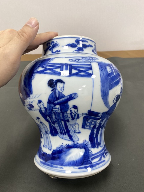 古玩陶瓷清康熙青花侍女嬰戲紋罐真品鑒賞圖