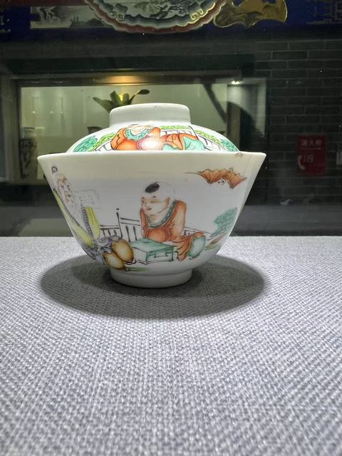 古玩陶瓷(畫片精美)孔子教子人物紋蓋碗拍賣,當前價格0元