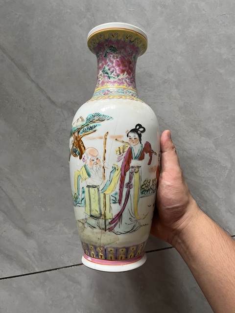 古玩陶瓷人物瓶真品鑒賞圖