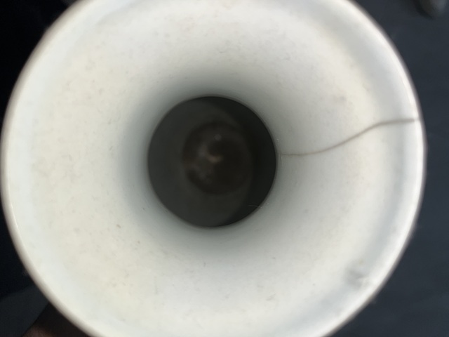 古玩陶瓷人物瓶真品鑒賞圖