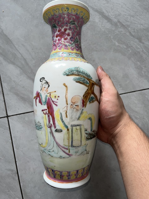 古玩陶瓷人物瓶真品鑒賞圖