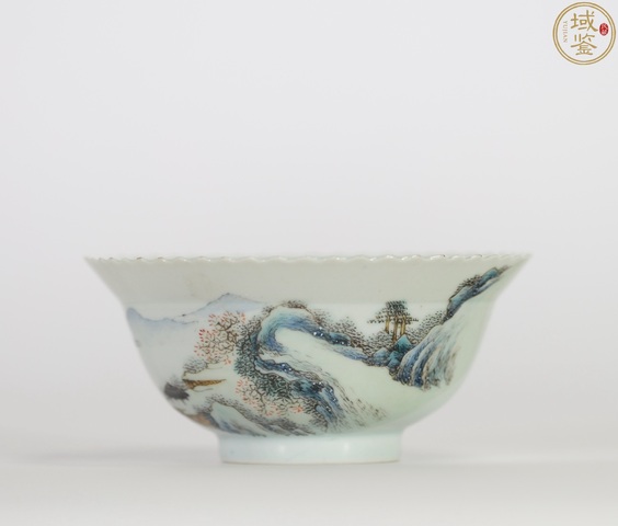 古玩陶瓷粉彩山水人物紋折沿碗真品鑒賞圖