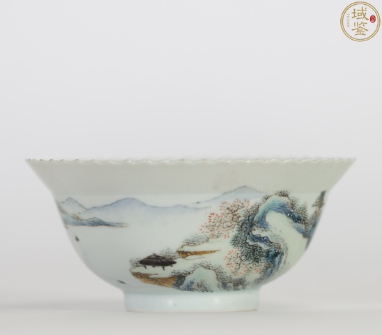 古玩陶瓷粉彩山水人物紋折沿碗真品鑒賞圖