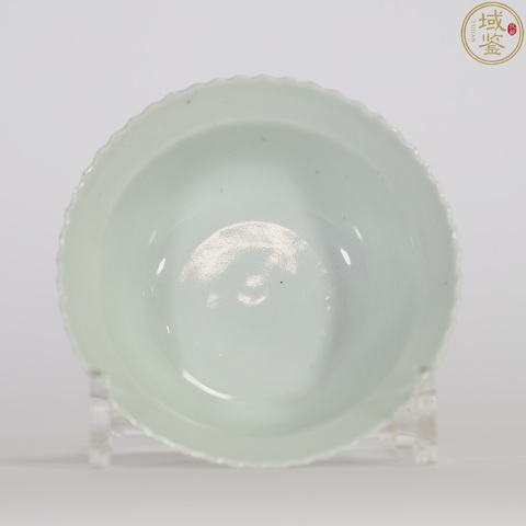 古玩陶瓷粉彩山水人物紋折沿碗真品鑒賞圖