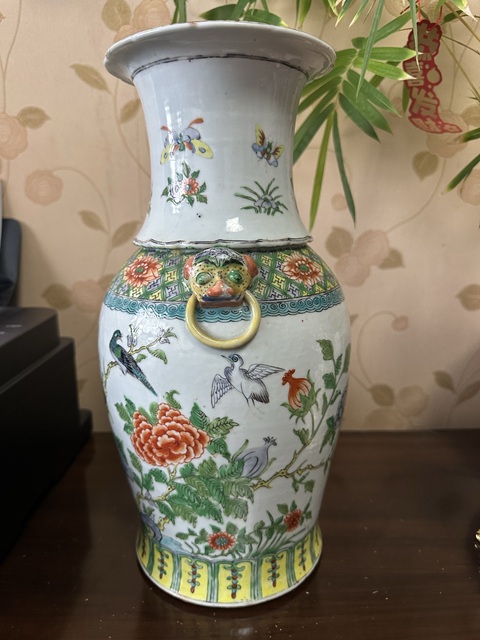 古玩陶瓷錦雞牡丹紋雙獸耳銜環五彩大瓶真品鑒賞圖