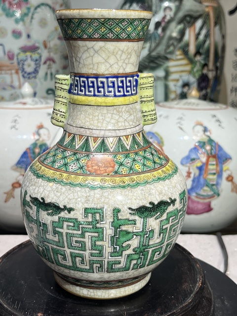 古玩陶瓷哥釉五彩貫耳瓶真品鑒賞圖
