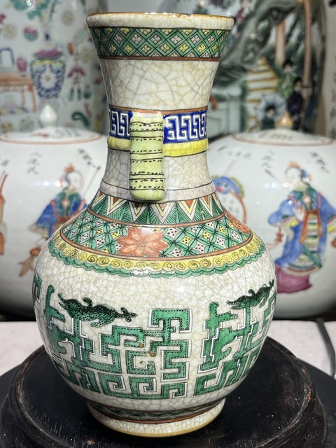 古玩陶瓷哥釉五彩貫耳瓶真品鑒賞圖