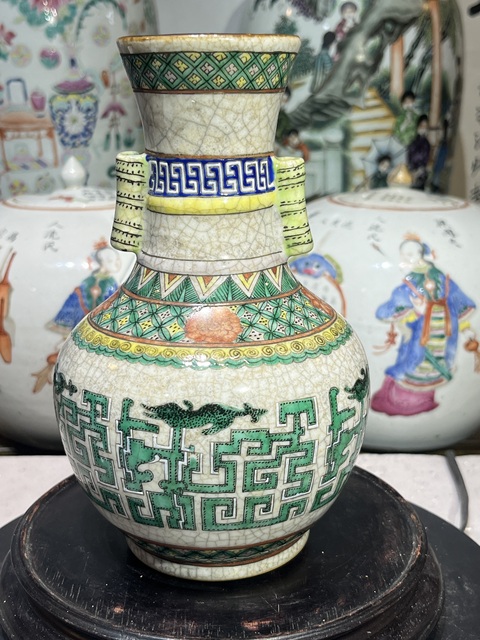 古玩陶瓷哥釉五彩貫耳瓶真品鑒賞圖