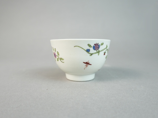 古玩陶瓷花卉紋粉彩杯真品鑒賞圖