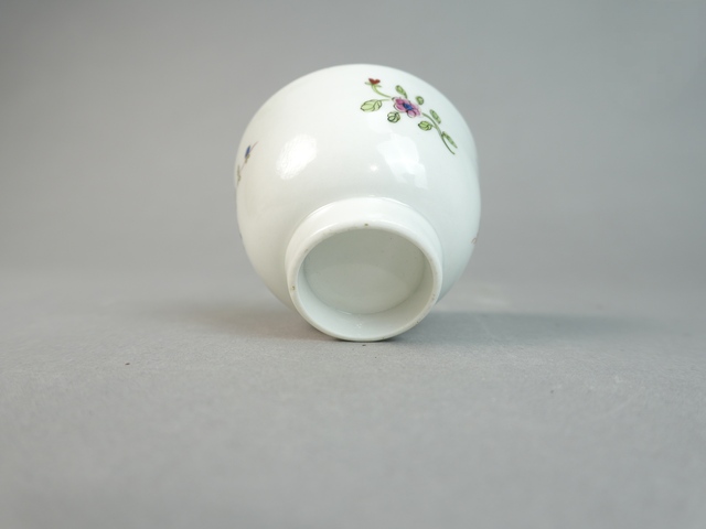 古玩陶瓷花卉紋粉彩杯真品鑒賞圖