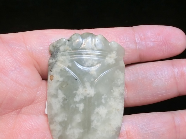 古玩玉器和田玉蟬真品鑒賞圖