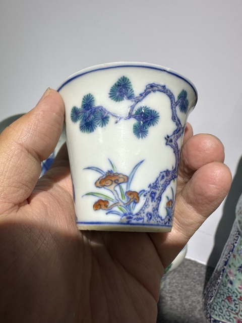 古玩陶瓷斗彩松鶴延年馬蹄杯真品鑒賞圖