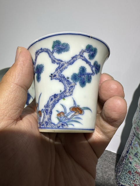 古玩陶瓷斗彩松鶴延年馬蹄杯真品鑒賞圖