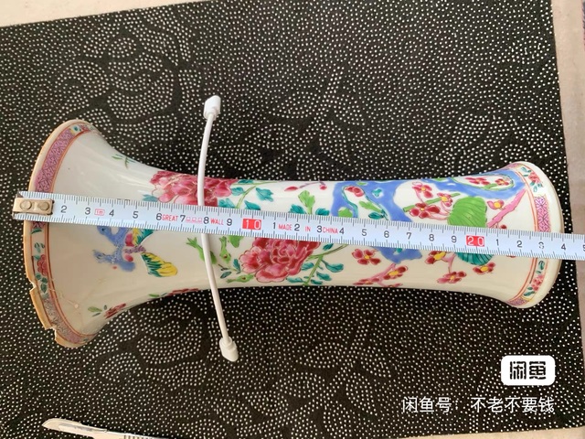 古玩陶瓷花蝶紋粉彩束腰花觚拍賣，當前價格2988元