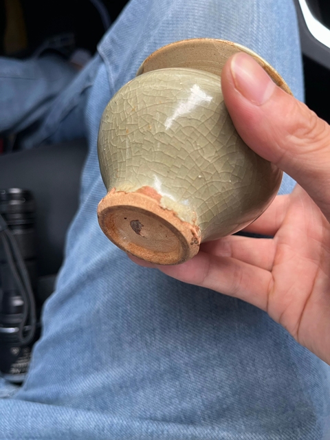 古玩陶瓷龍泉窯青釉蓋罐真品鑒賞圖