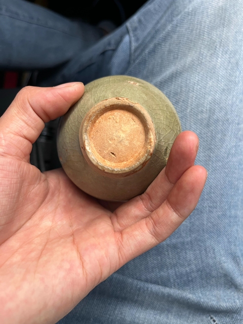 古玩陶瓷龍泉窯青釉蓋罐真品鑒賞圖