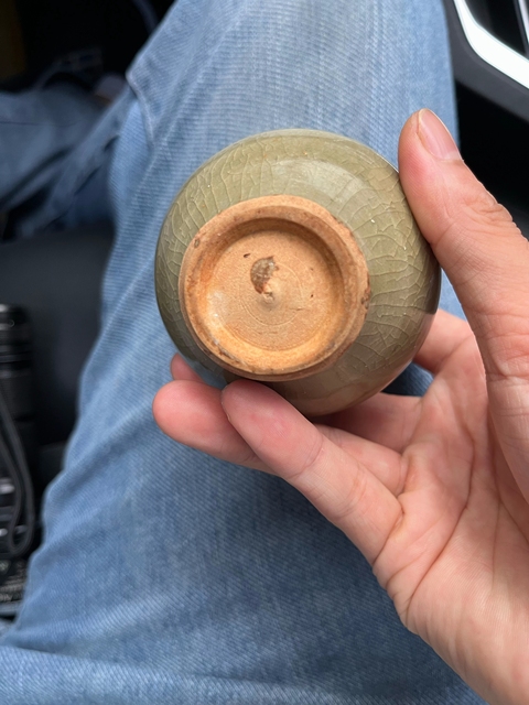 古玩陶瓷龍泉窯青釉蓋罐真品鑒賞圖